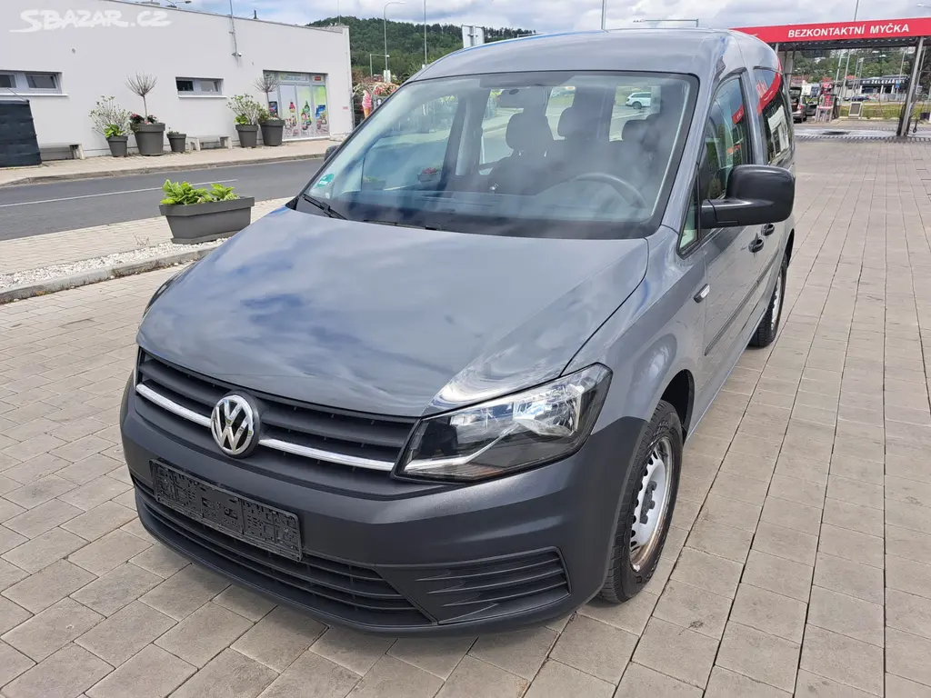 VW Caddy 2 0 Tdi 75KW R. 2016, pěkný. - fotka 6