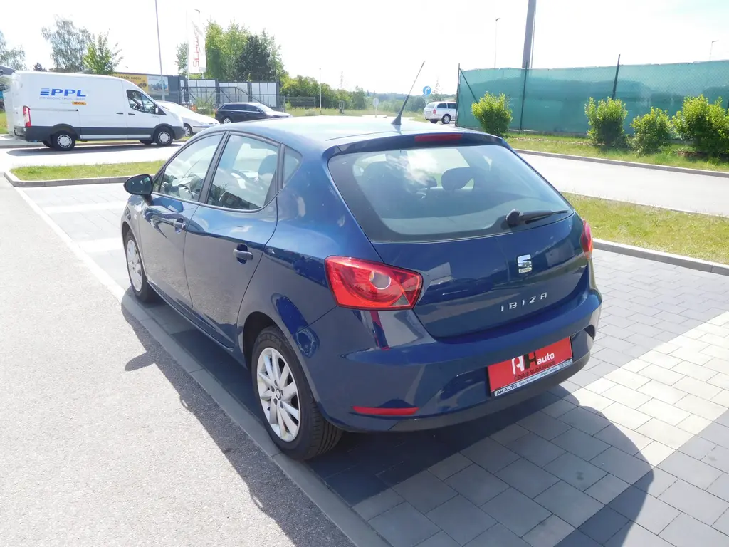 Seat Ibiza 1.0 MPi Confort, 55kW, Klima,TOP Výbava - fotka 4