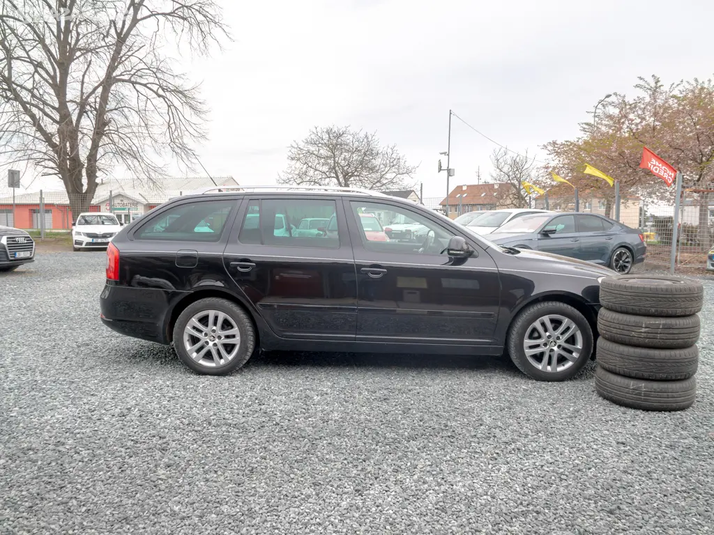 Škoda Octavia 1.8TSI 118KW 4x4 2x KOLA - fotka 2