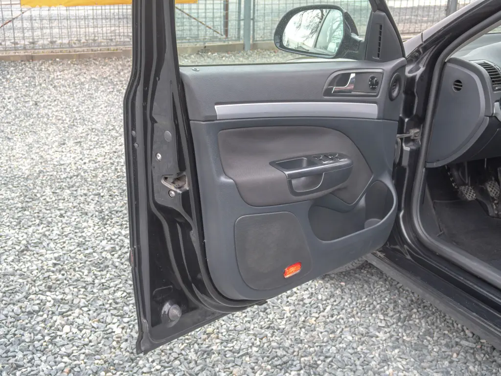 Škoda Octavia 1.8TSI 118KW 4x4 2x KOLA - fotka 3