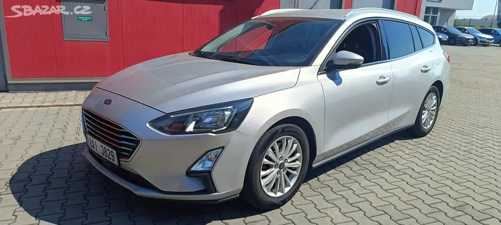 Ford Focus 1,5 88kW - fotka 3