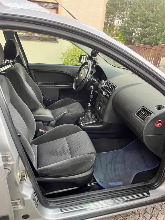 Ford Mondeo 2.0 - fotka 4