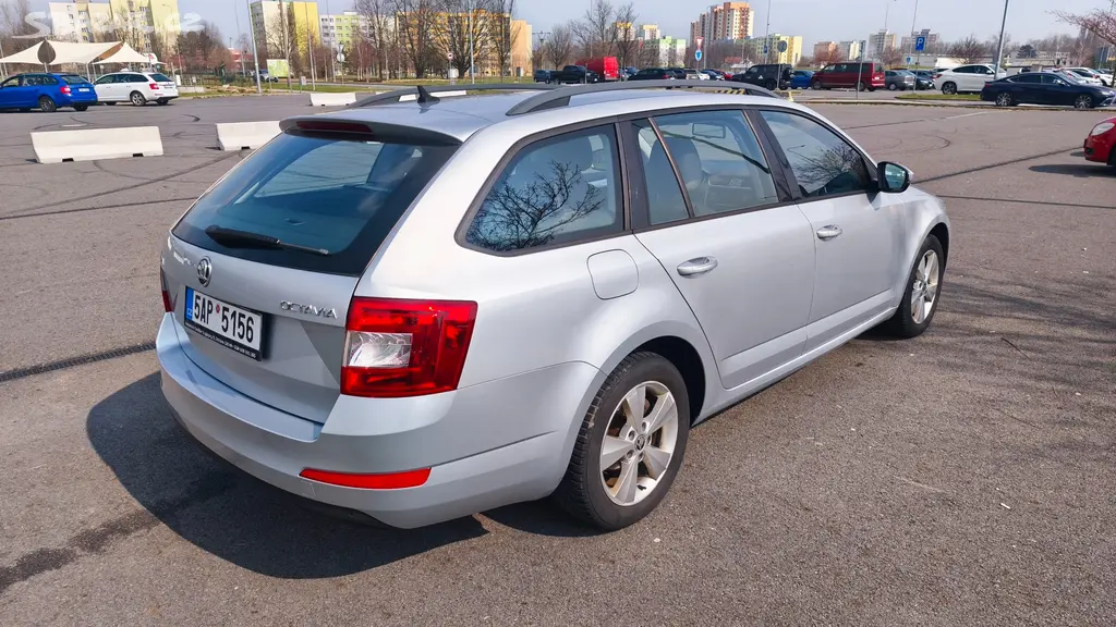 Škoda Octavia Combi 1.6 TDI 2016 pohodlí a úspora - fotka 6