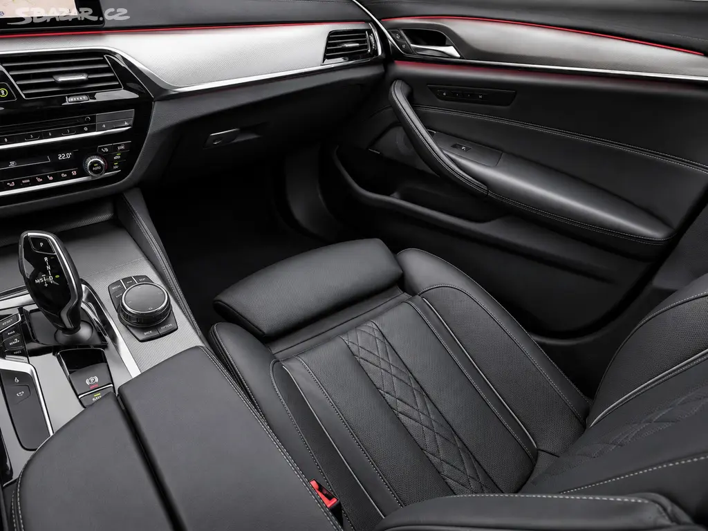 BMW Řada 5, M550d x-Drive B&W LASER PANO - fotka 5