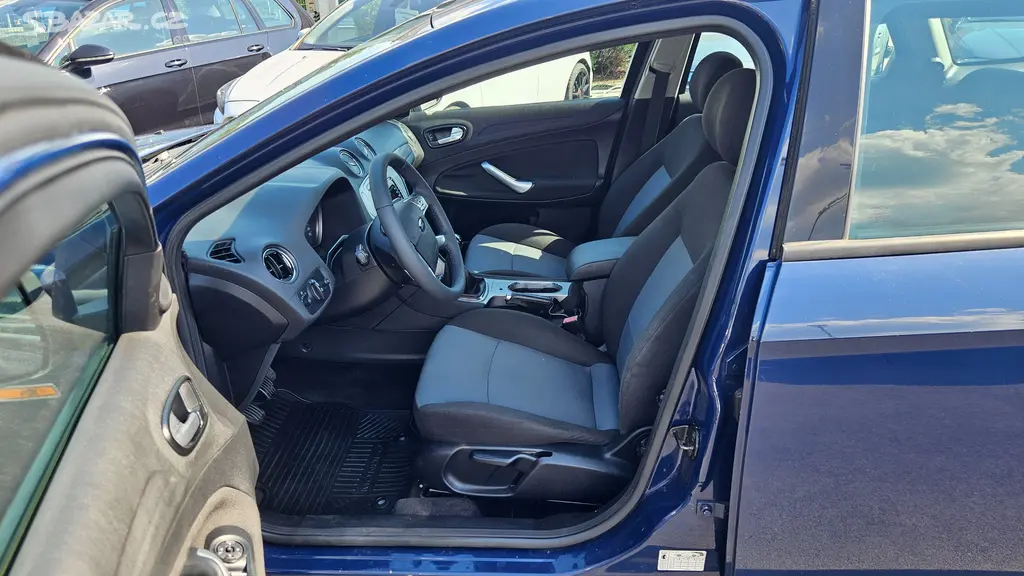 Ford Mondeo 1,6i - fotka 5