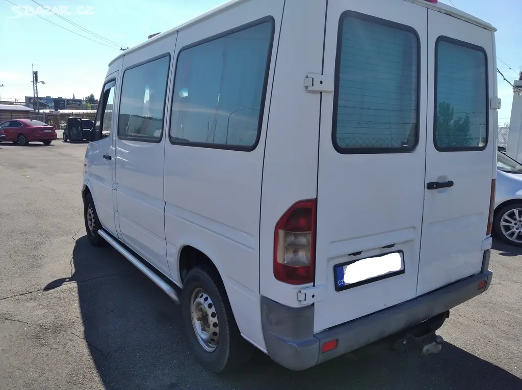 Mercedes-Benz Sprinter208CDi-9 míst - fotka 3