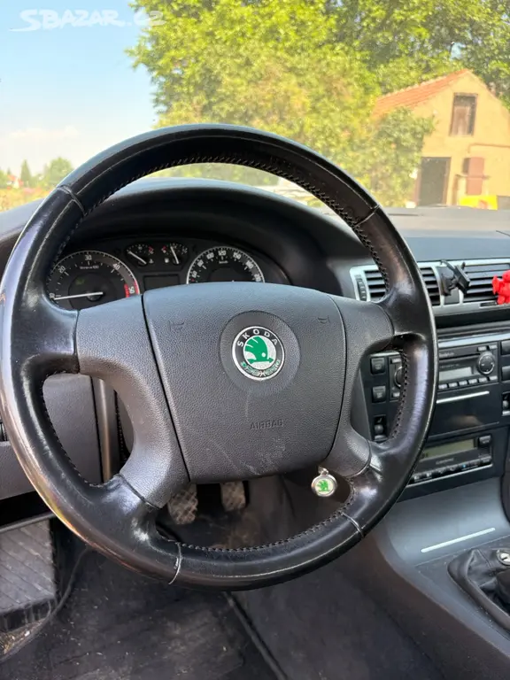 Škoda Superb - fotka 3