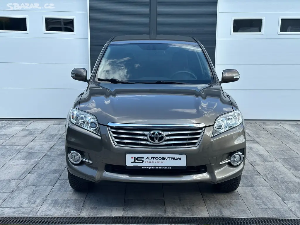Toyota RAV4 2.0i 158PS Life A/T 4x4 - fotka 2