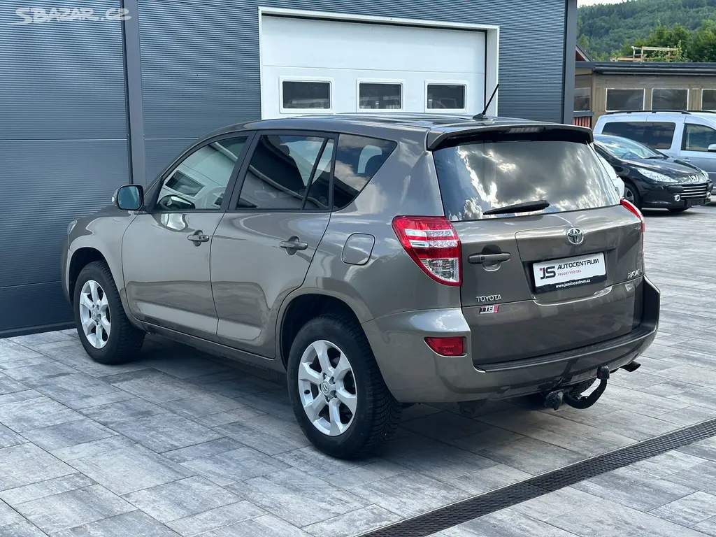 Toyota RAV4 2.0i 158PS Life A/T 4x4 - fotka 6