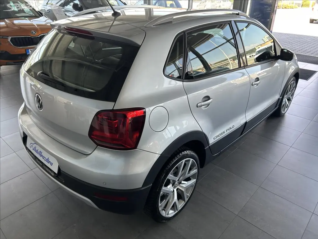 Volkswagen Polo, 1,2 TSI,CROSS,SERVISKA,1.MAJ - fotka 6
