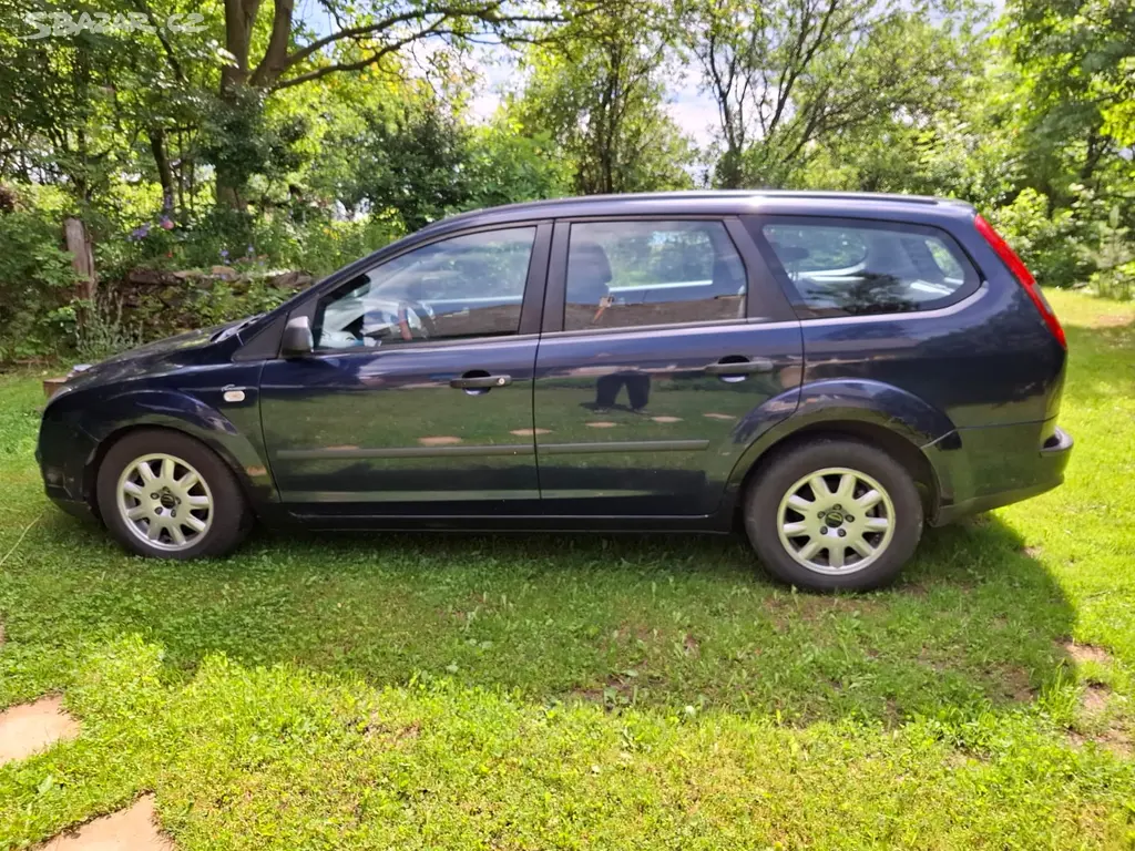 FORD FOCUS 1,6i 16V COMBI - fotka 6