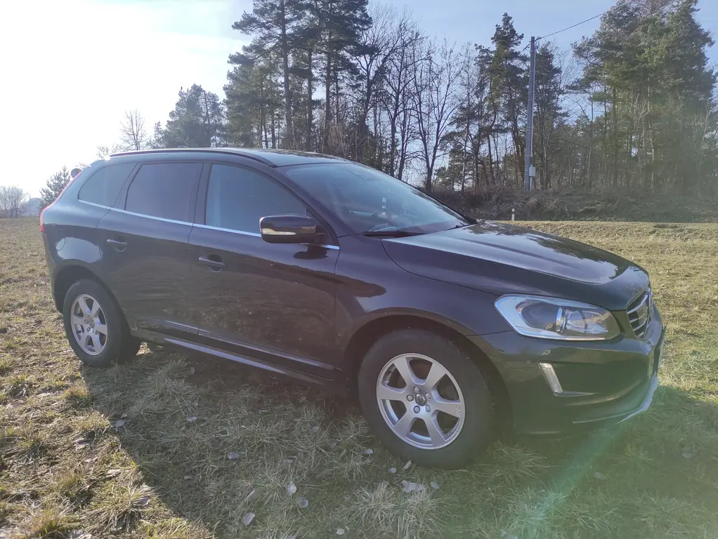 Volvo XC60 D5 162kw AWD - fotka 3