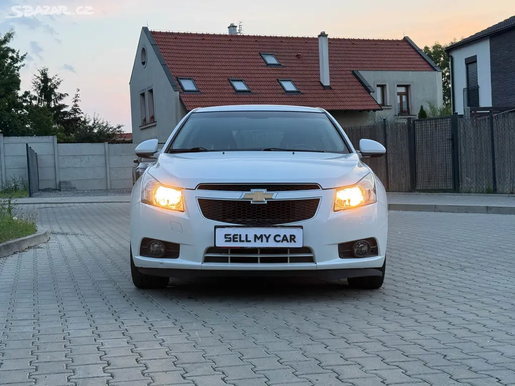 Chevrolet Cruze, 1,8/104kW ČR Tempomat - fotka 2