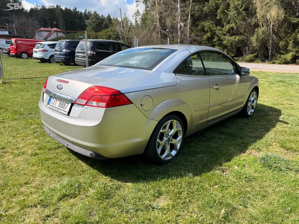 FORD Focus Cabrio Pininfarina 2,0 benzín TOP STAV - fotka 6