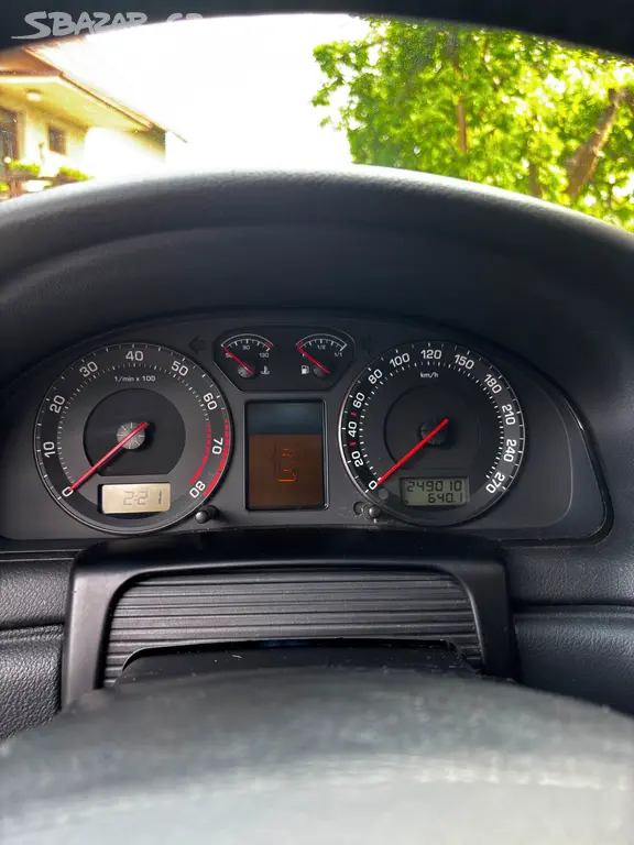 Škoda Superb 2.8 V6 - fotka 4