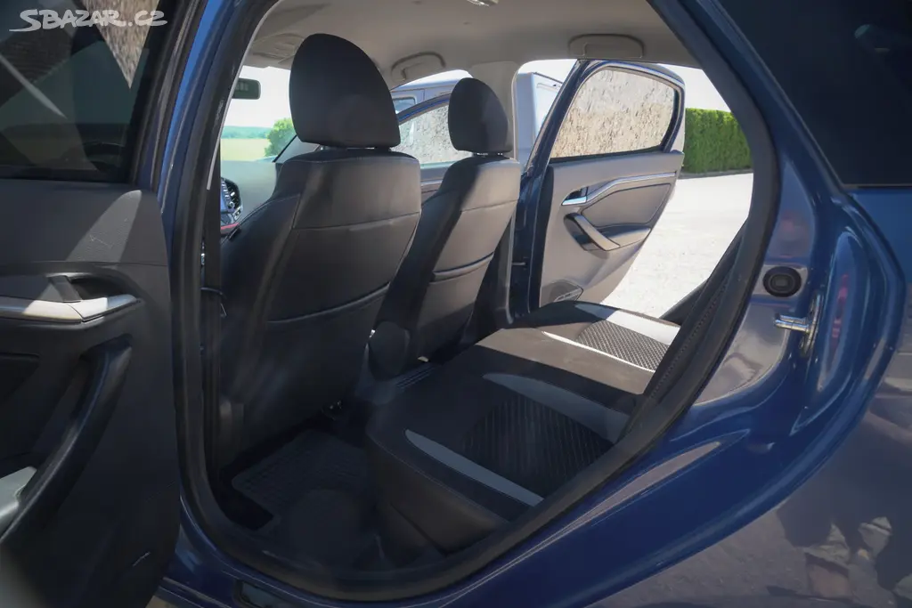 Lada Vesta, Luxe 1.6 16V / 78kW - fotka 4