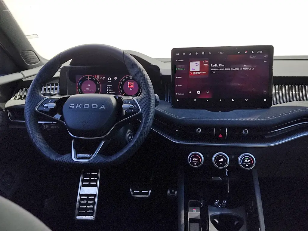Škoda Superb, iV SportLine 1,5 Tsi 150 Kw DS - fotka 6