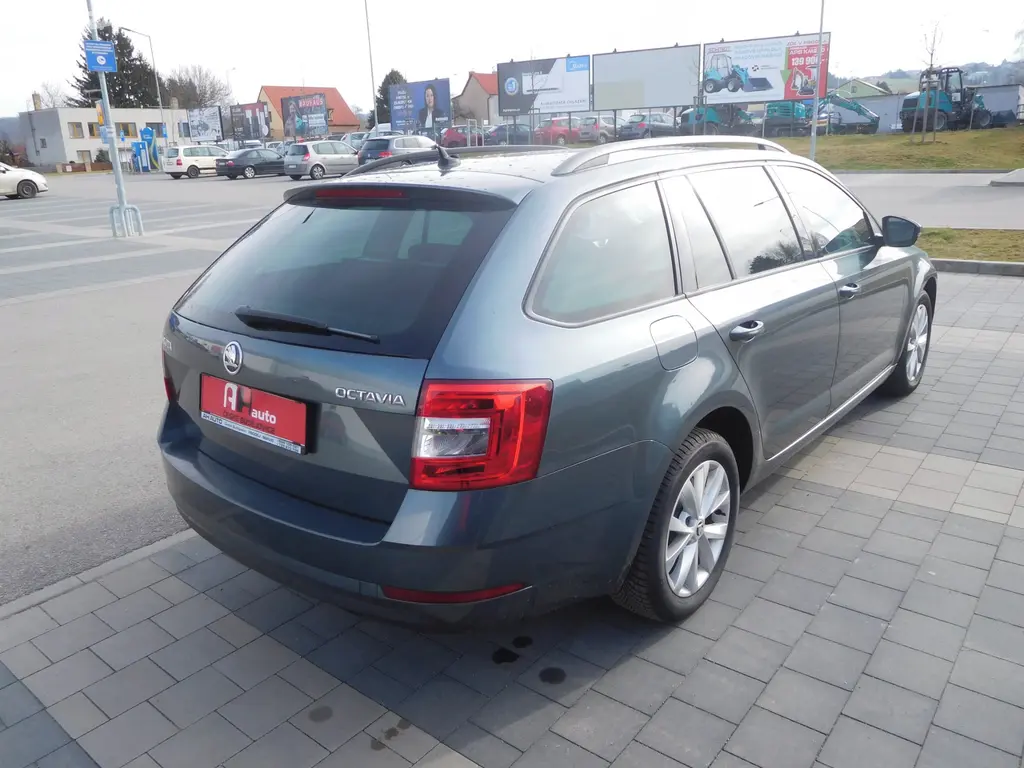 Škoda Octavia Combi 1.4 TSi Ambition, 110kW, Klima - fotka 3