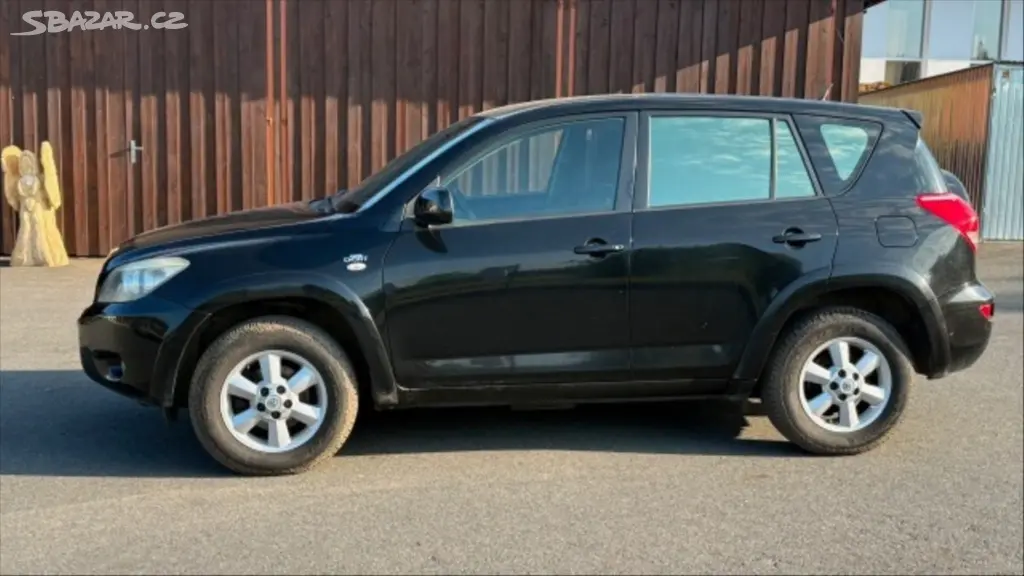 Toyota RAV4 2,2 130kw - fotka 3