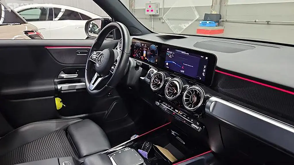 Mercedes-Benz EQB - fotka 3