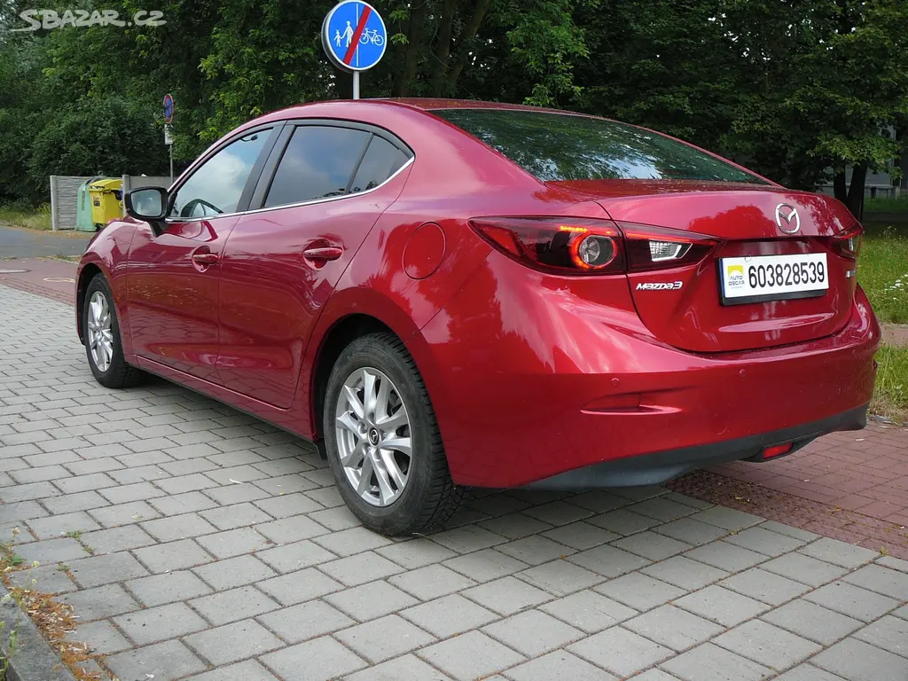 Mazda 3, 20i 88kW ČR 1MAJ 28000KM!!! - fotka 5