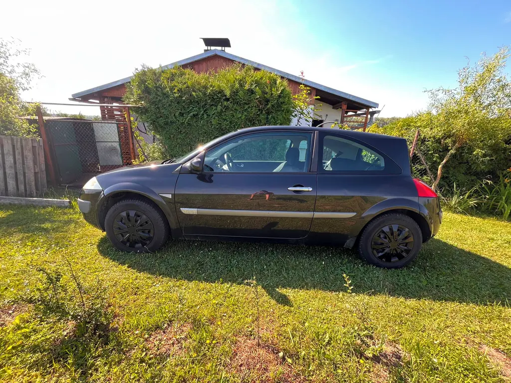 Renault Mégane Hatchback 1.6 16V, r. v. 2004 - fotka 3