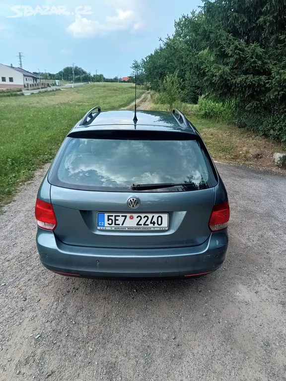 Volkswagen Golf variant 1,6 - fotka 5
