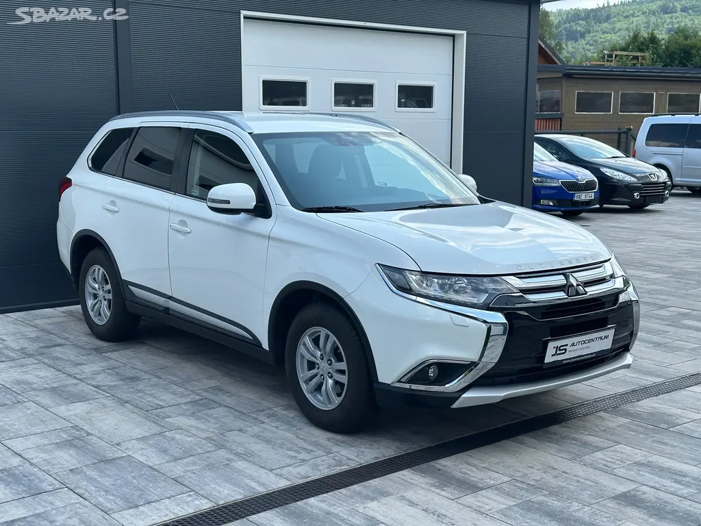 Mitsubishi Outlander 2.0i 150PS Intense A/T 4x4 - fotka 3