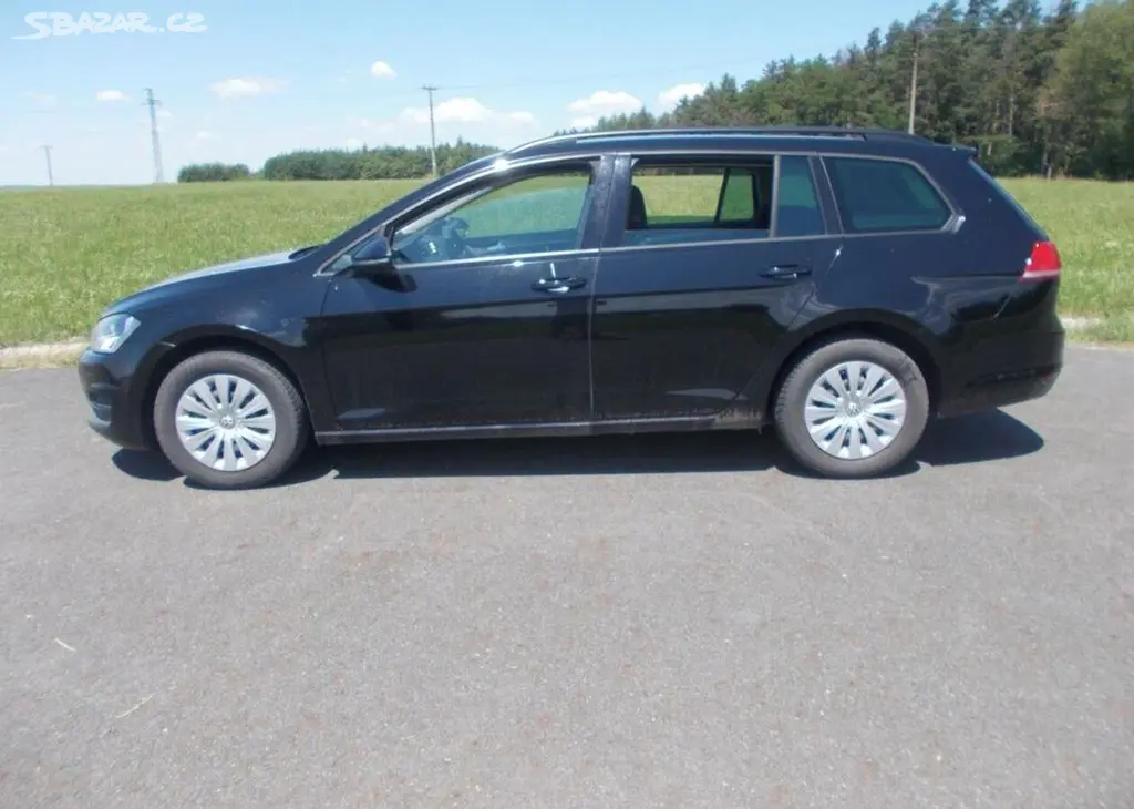 Volkswagen Golf 1,6 TDI 81KW nafta manuální - fotka 2