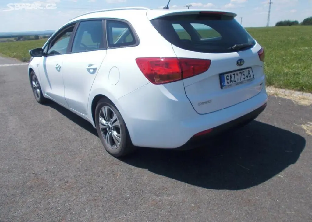 Kia Cee´d 1,6 CRDi koup v ČR 2 majitel nafta - fotka 3