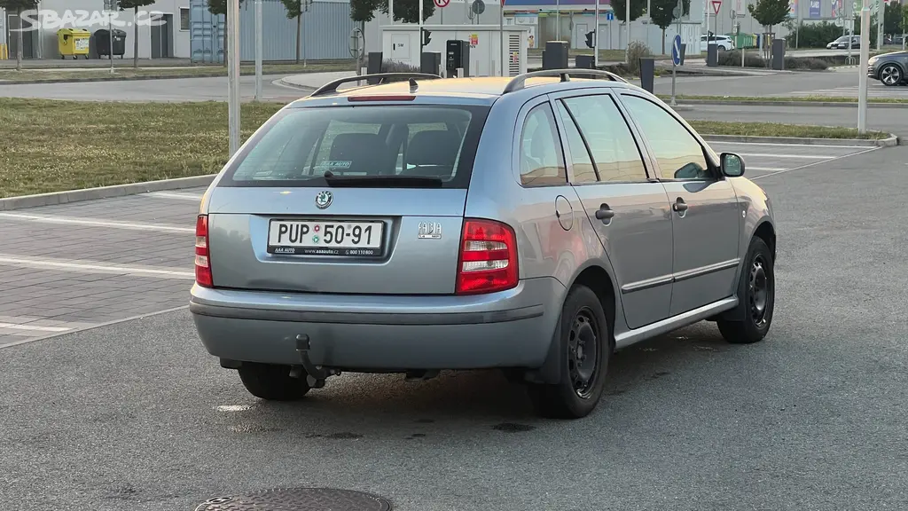 Škoda Fabia 1.4 MPi - fotka 4