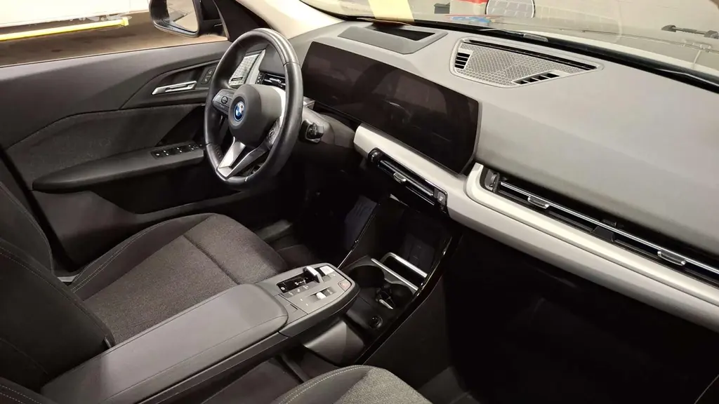 BMW iX1, xDrive30 | SOH BMS 99 % - fotka 6