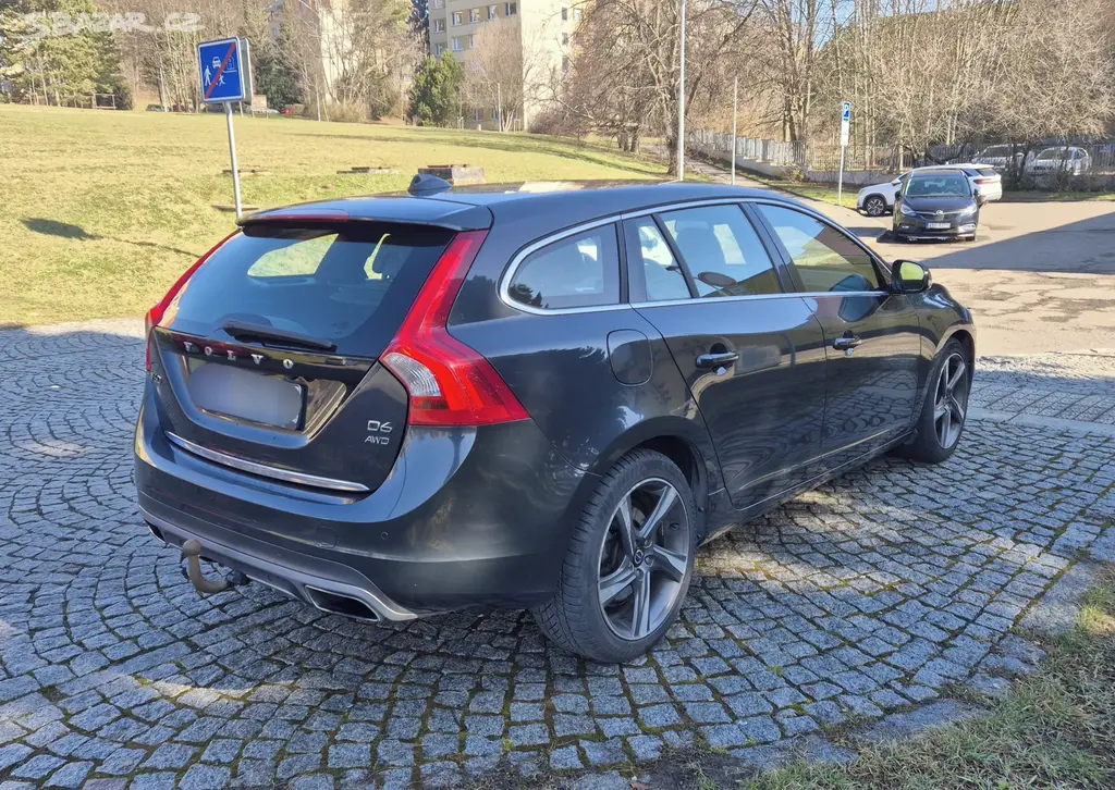 Volvo V60 2.4D6 Hybrid Automat Tažné Kůže 4x4 - fotka 5