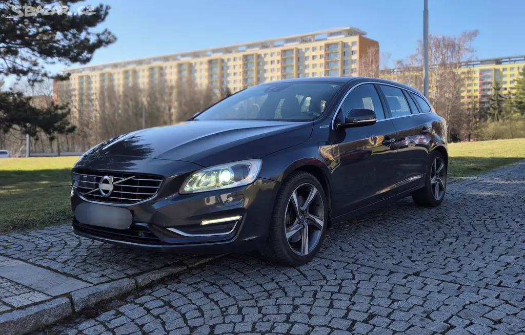 Volvo V60 2.4D6 Hybrid Automat Tažné Kůže 4x4
