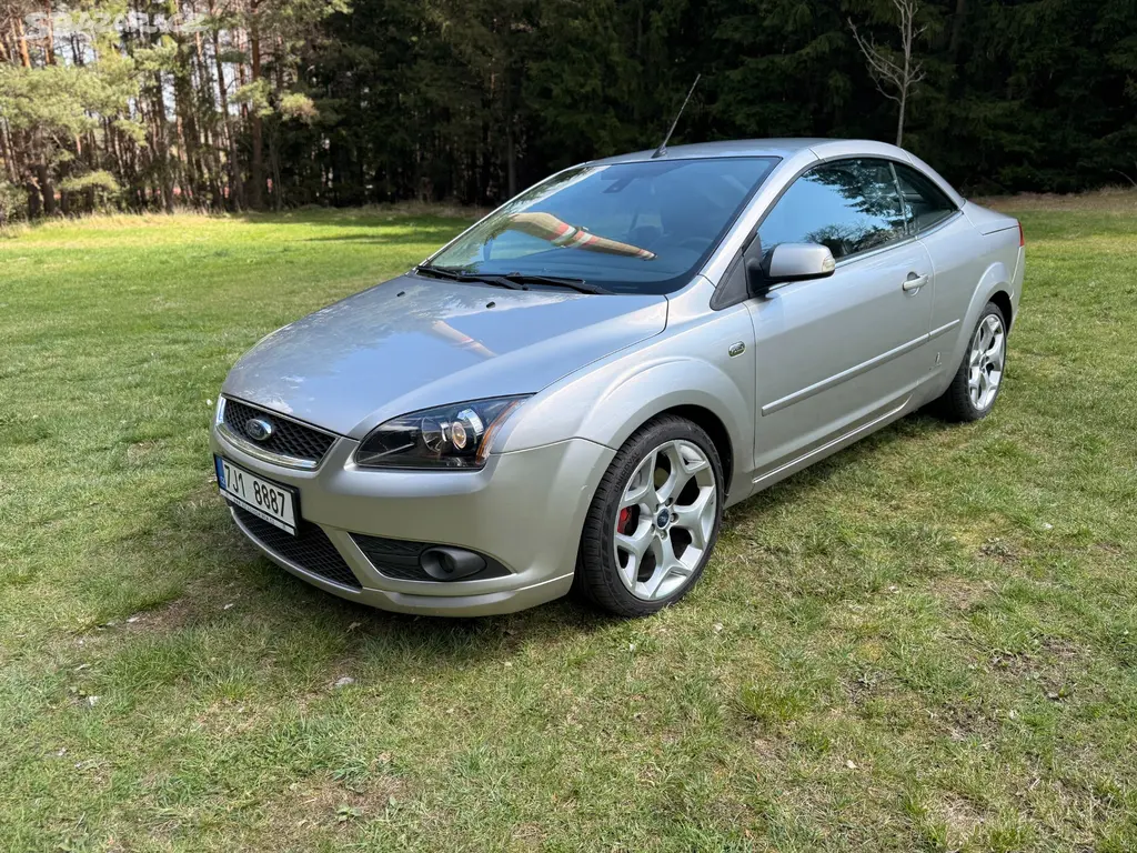 FORD Focus Cabrio Pininfarina 2,0 benzín TOP STAV - fotka 5