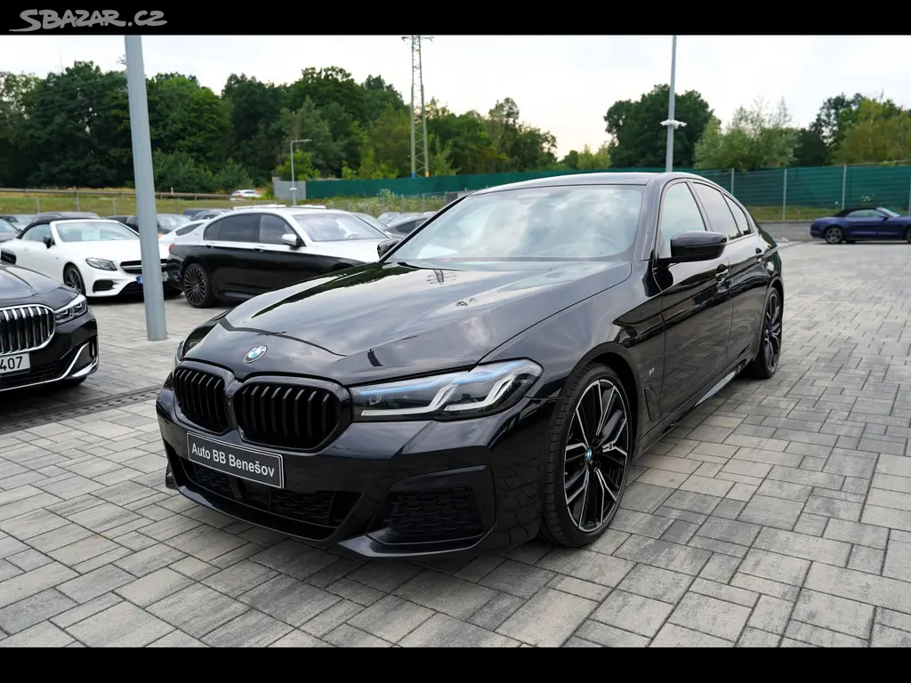 BMW Řada 5, M550i xDrive/Lasery,HUD/530PS - fotka 2