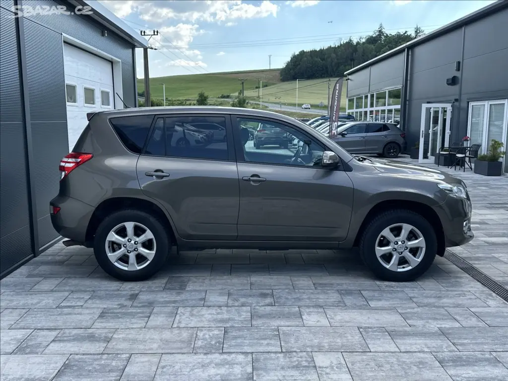 Toyota Rav4, 2,0 158PS Life A/T 4x4 - fotka 6