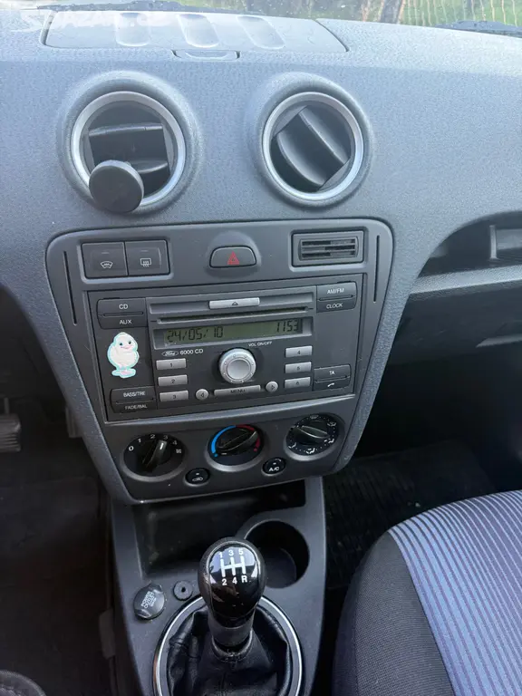 Ford Fusion 1,4 / 59kw - STK 5/27 - fotka 6