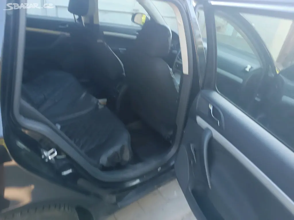 Škoda Octavia 2 facelift 1.6tdi 2011 - fotka 2