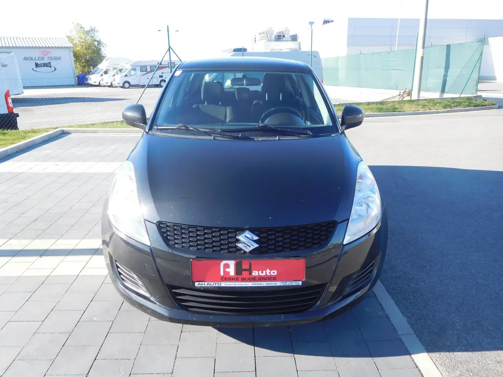 Suzuki Swift 1.2i Sport, 66 kW, Klima - fotka 6