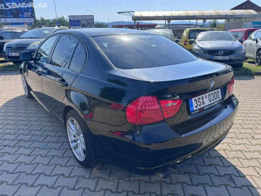 BMW Řada 3, E90 2,0D 85 KW PĚKNÝ - fotka 4