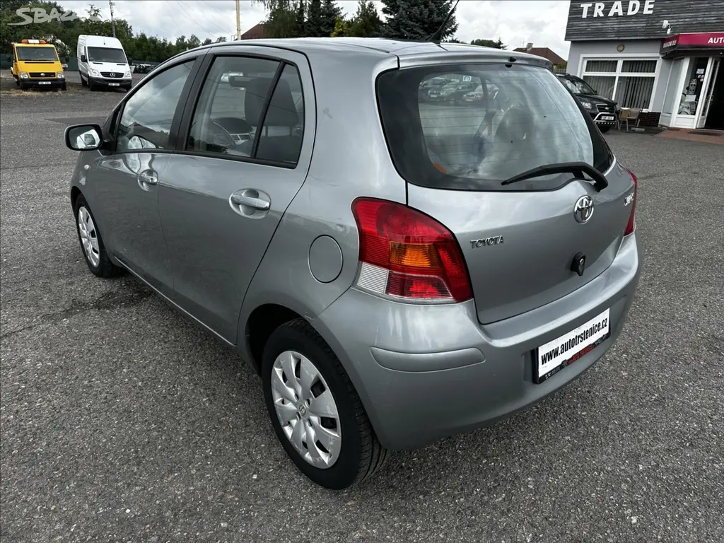 Toyota Yaris, 1,3 i-MÁLO KM-KLIMA-CEBIA - fotka 3