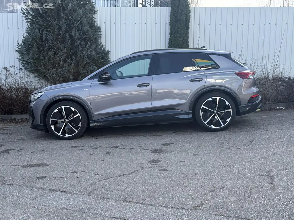 Audi Q4 e-tron, 50 quattro S-LINE 21" SONOS - fotka 3