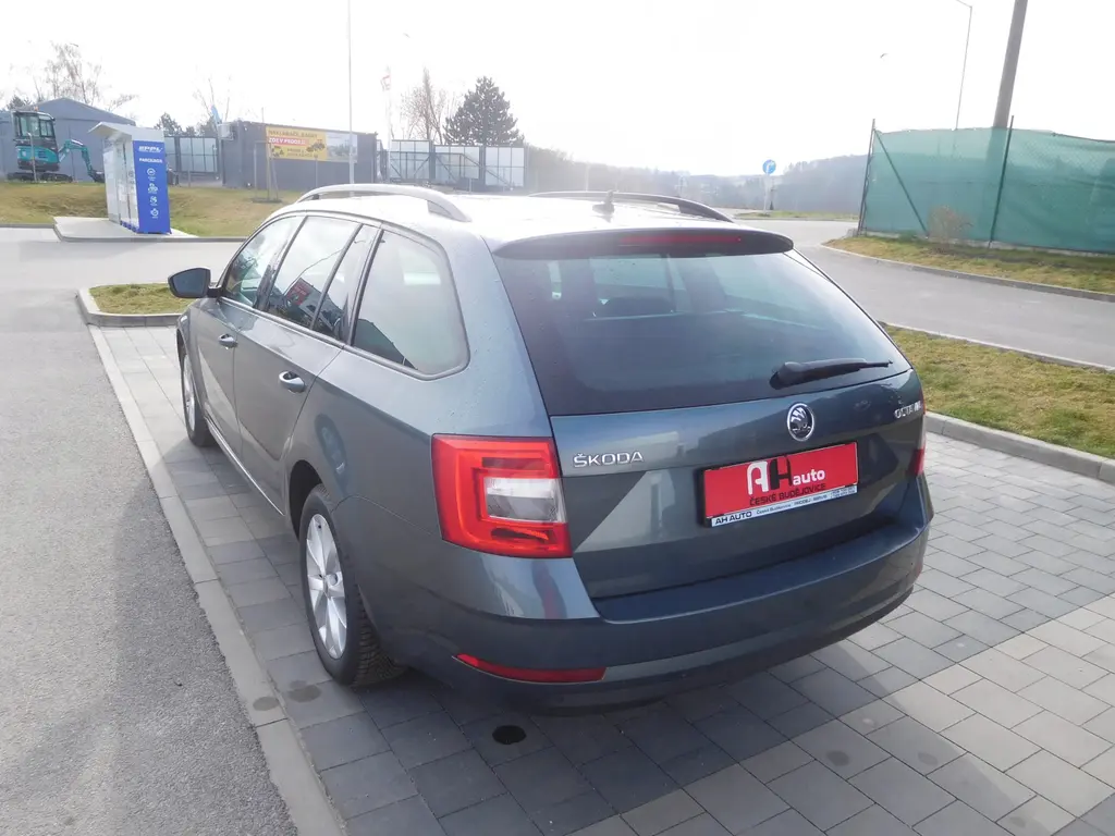 Škoda Octavia Combi 1.4 TSi Ambition, 110kW, Klima - fotka 4