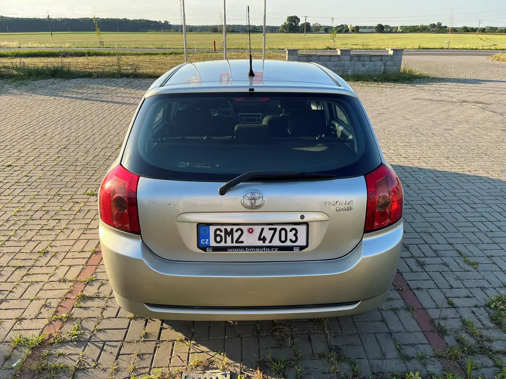 Toyota Corolla, 2006, 2.0 D-4D 85 kW - fotka 5