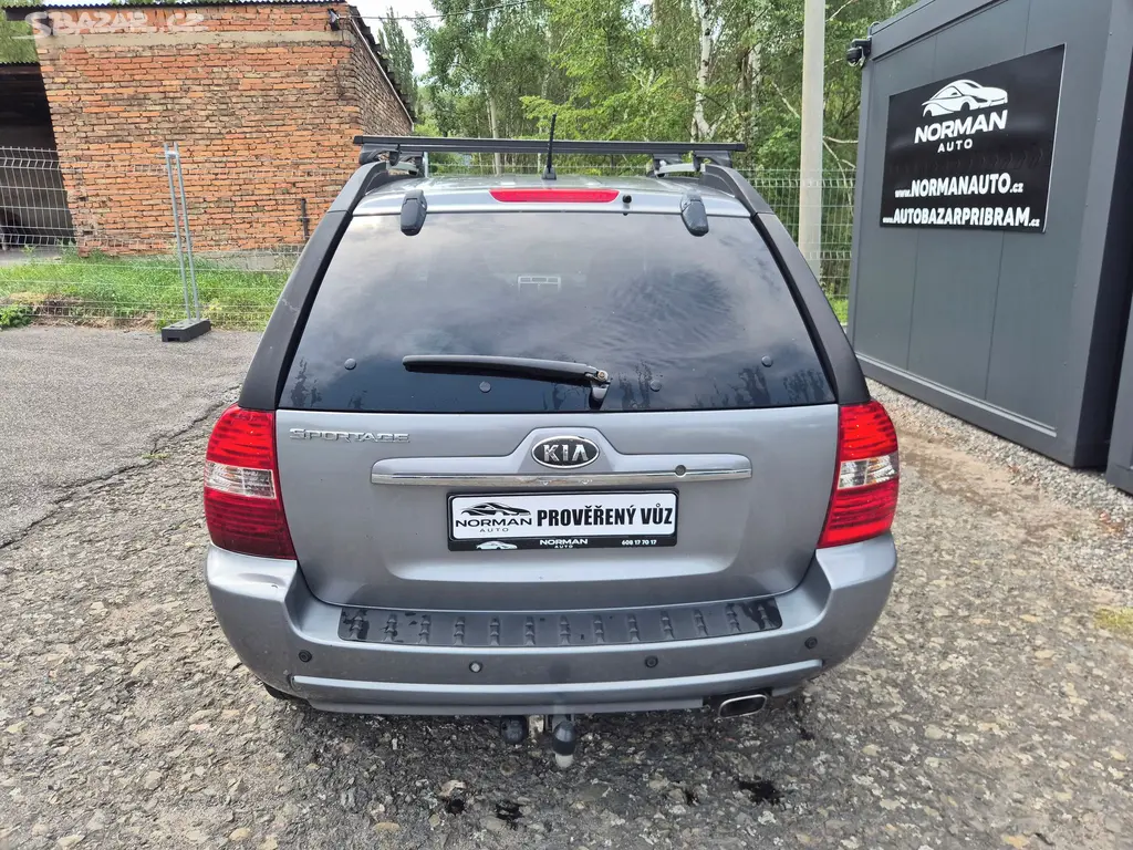 Kia Sportage, 2.0i 104Kw 4x4, klima, tažné - fotka 6