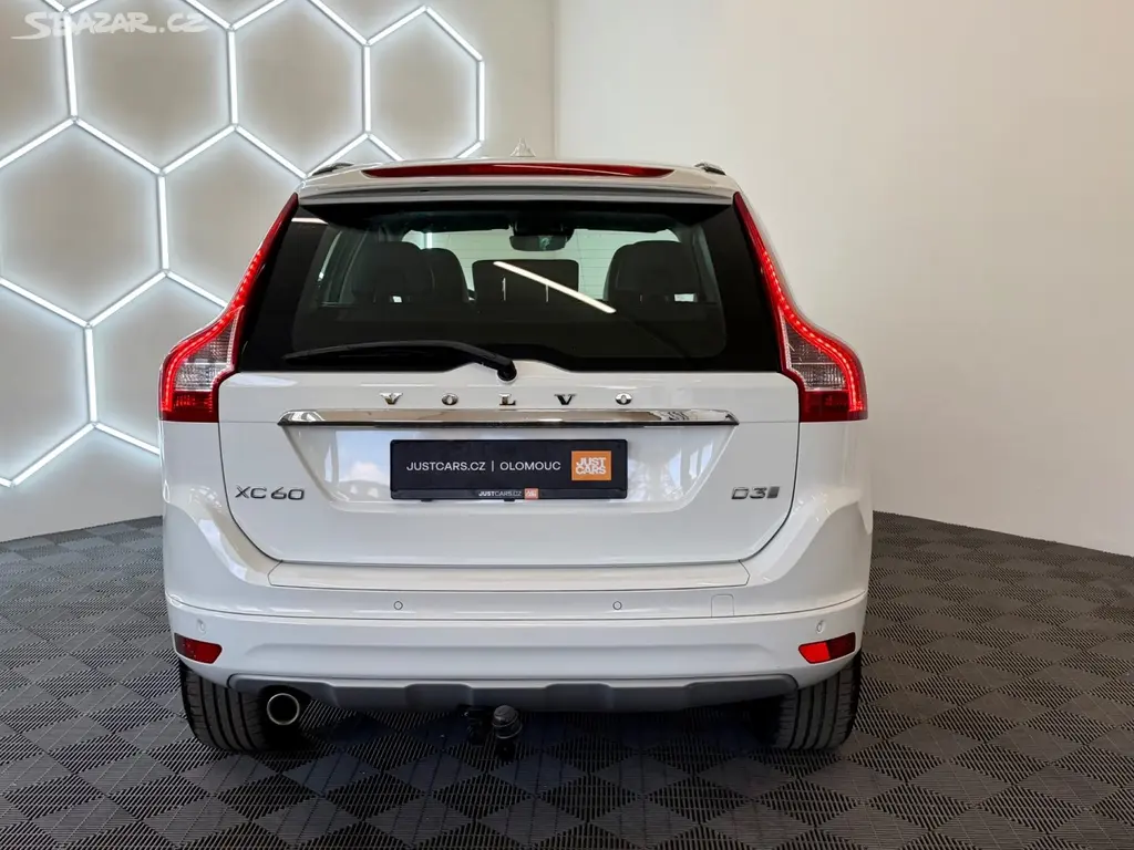 Volvo XC60, D3 110 kW SUMMUM/MANUÁL/SERV.K - fotka 6