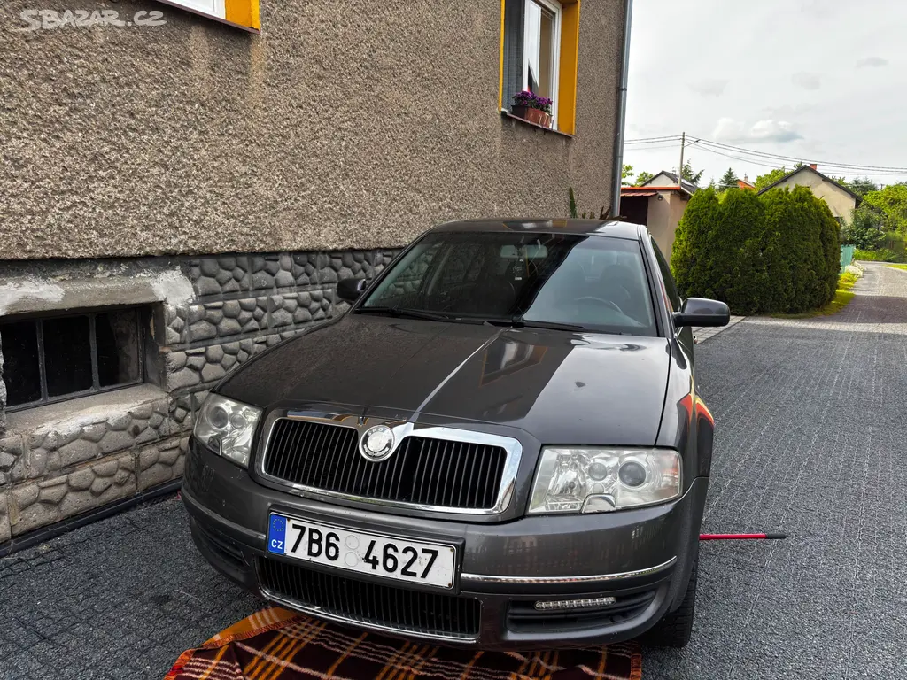 Škoda Superb 2.8 V6 - fotka 6