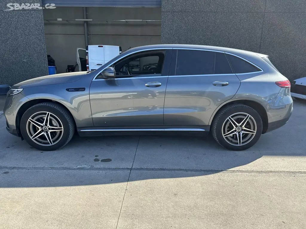 Mercedes-Benz EQC, 400 4Matic 85 kWh - fotka 6