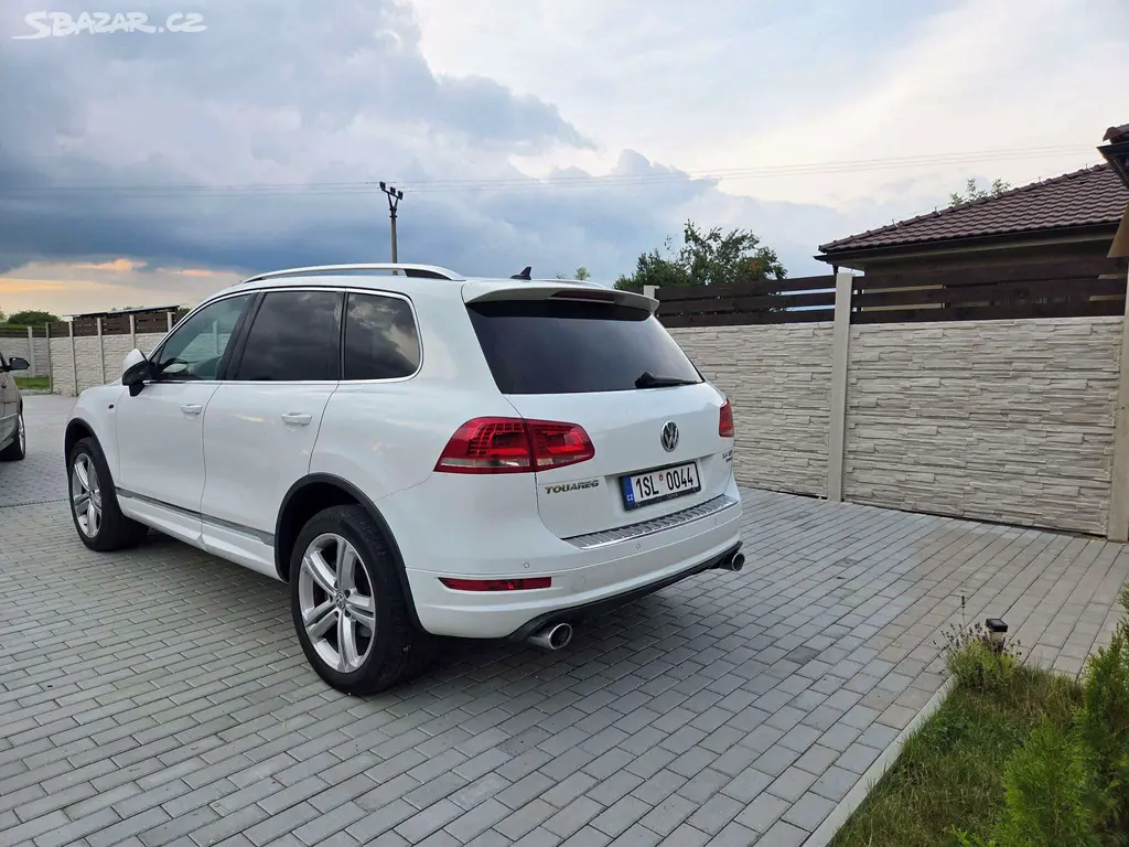 VW Touareg 3.0 TDI 180kW R-Line | Původ ČR | - fotka 5